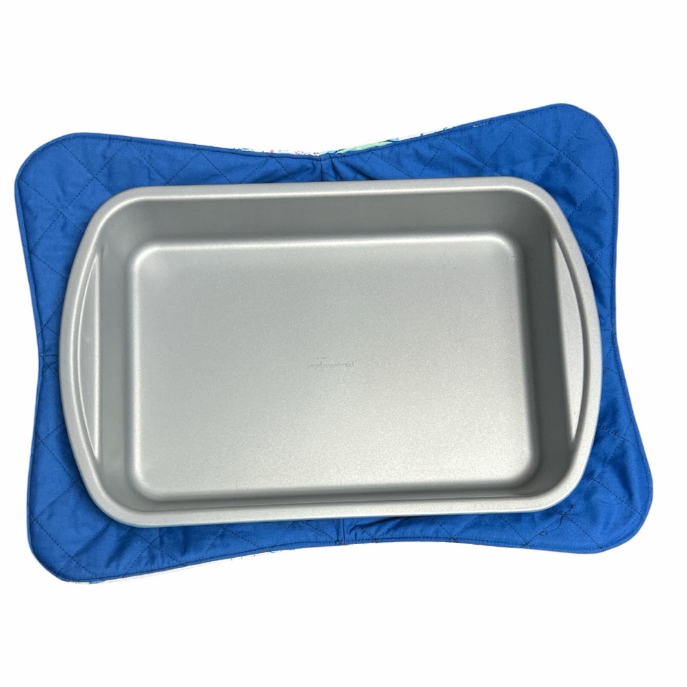 Hand Crafted Casserole Carrier Hot Pad 9” x 13” Potholder Cake Pan Choose Fabric - Picture 3 of 16